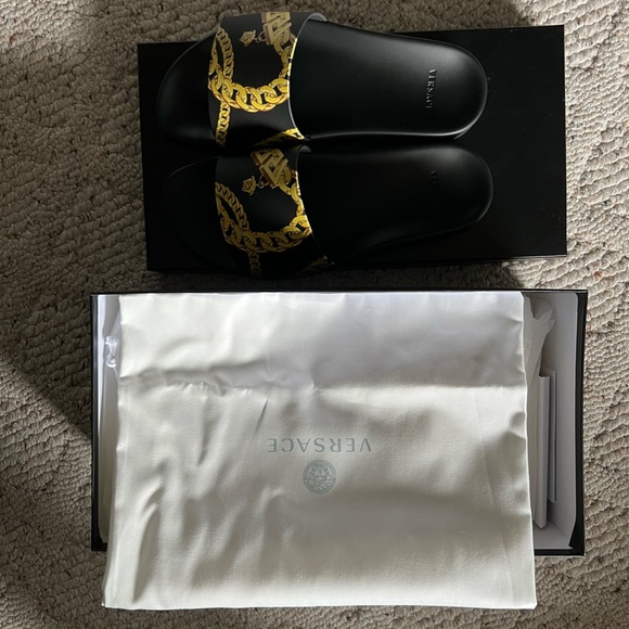 VERSACE La Greca Chain Print Slides BRAND NEW - Picture 3 of 4